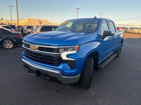 Used 2025 Chevrolet Silverado 1500 LT image 4