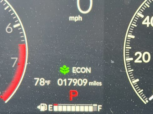 Used 2025 Honda CR-V LX image 9
