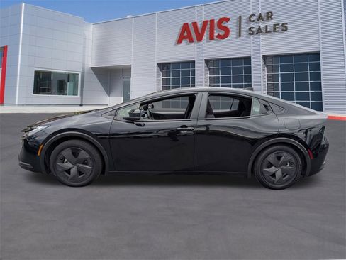 Used 2024 Toyota Prius LE image 10