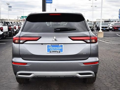 Used 2023 Mitsubishi Outlander SE image 6