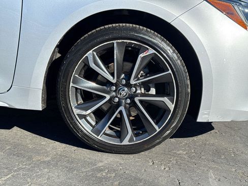 Used 2020 Toyota Corolla XSE image 6