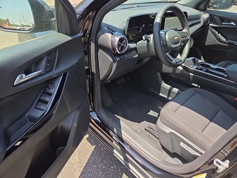 New 2026 Chevrolet Equinox LT w/ Safety and Technology Package FWD image 10