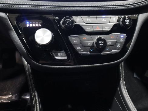 New 2026 Chrysler Pacifica Limited image 21