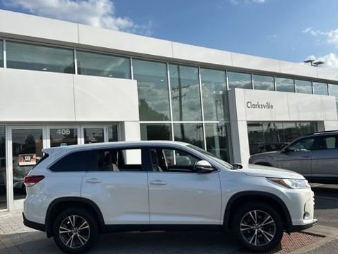 Used 2019 Toyota Highlander LE image 5