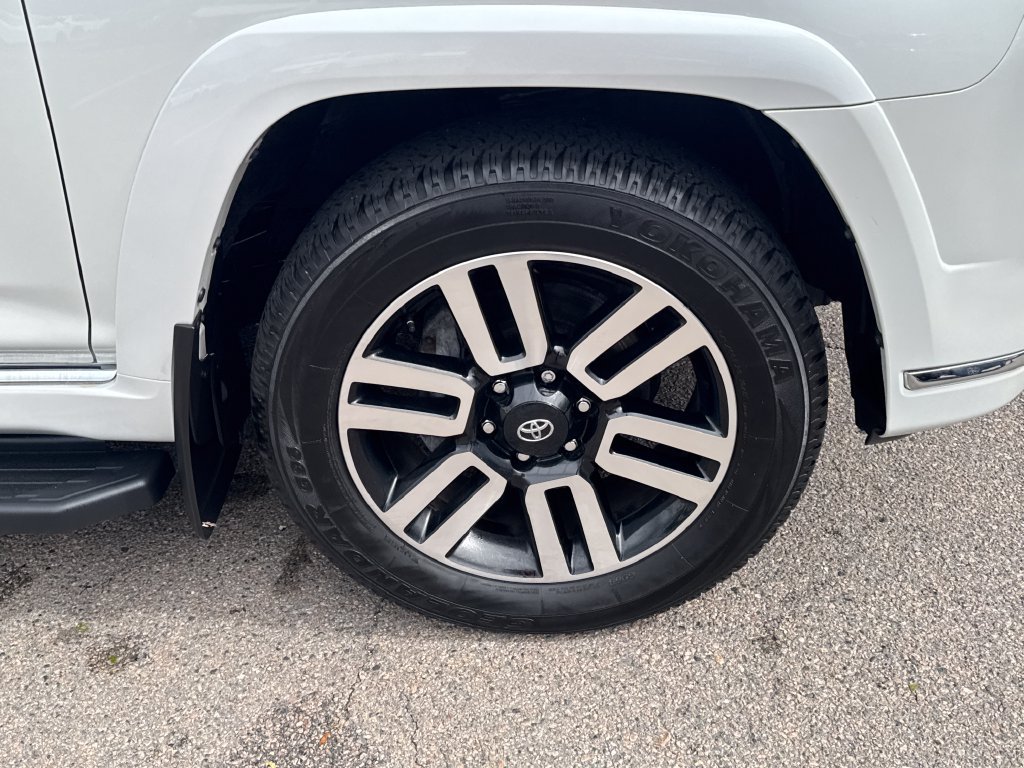 Used 2024 Toyota 4Runner Limited AWD/4WD image 44