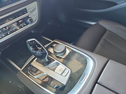 Used 2022 BMW 740i w/ M Sport Package RWD image 26