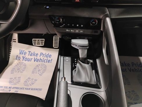 Used 2025 Hyundai Elantra Sport image 18