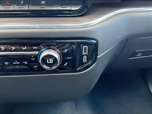 Used 2024 GMC Sierra 1500 SLT image 27