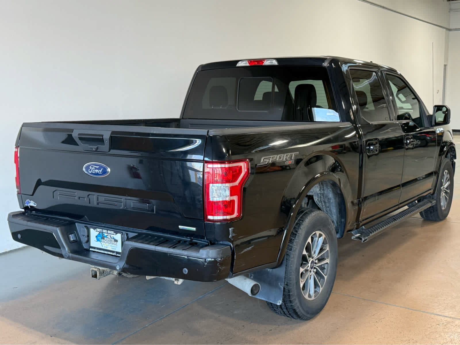 Used 2018 Ford F150 XLT w/ Equipment Group 302A Luxury AWD/4WD image 6