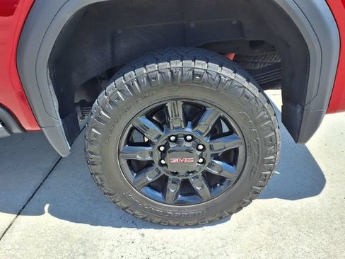 Used 2024 GMC Sierra 2500 AT4 w/ Technology Package AWD/4WD image 28