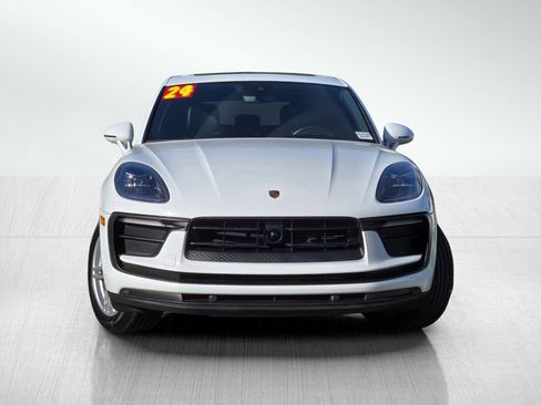 Used 2024 Porsche Macan AWD/4WD image 2