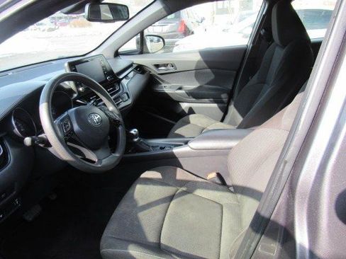 Used 2019 Toyota C-HR LE image 12