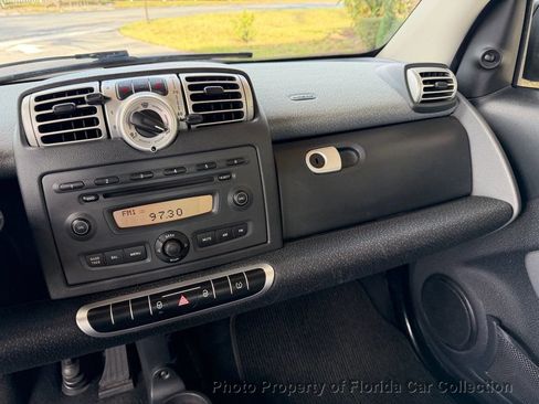 Used 2009 smart fortwo pure image 30