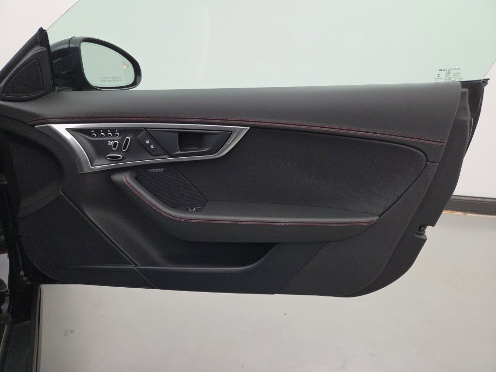 Used 2022 Jaguar F-TYPE R-Dynamic AWD/4WD image 11