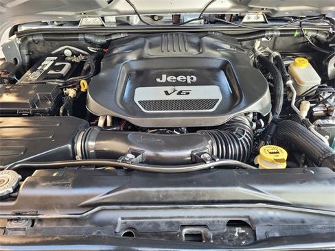 Used 2015 Jeep Wrangler Unlimited Sport w/ Quick Order Package 24S image 34