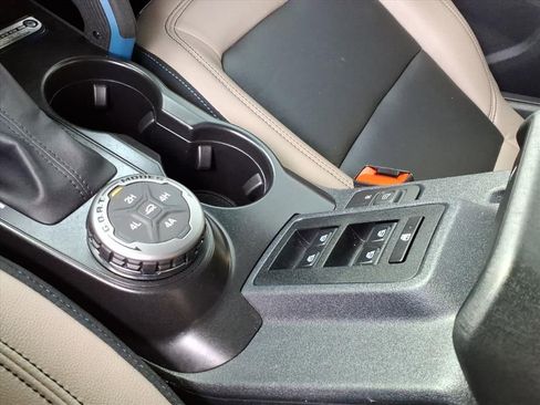 Used 2023 Ford Bronco Wildtrak image 18