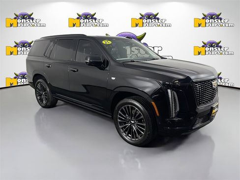 Used 2025 Cadillac Escalade Sport Platinum image 3