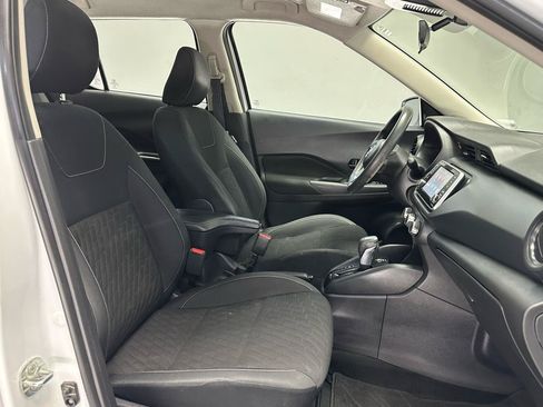 Used 2022 Nissan Kicks S FWD image 11
