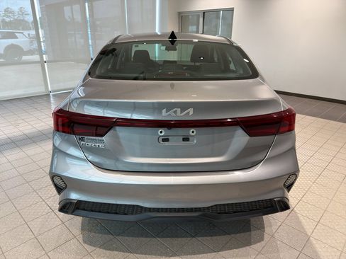 Used 2024 Kia Forte LXS w/ LXS Technology Package image 4