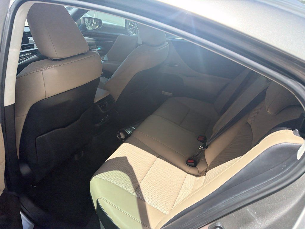 Used 2019 Lexus ES 350 w/ Premium Package FWD image 16