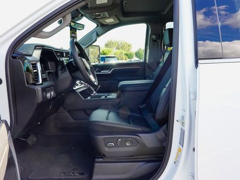 New 2026 GMC Sierra 2500 Denali w/ Denali Reserve Package image 14