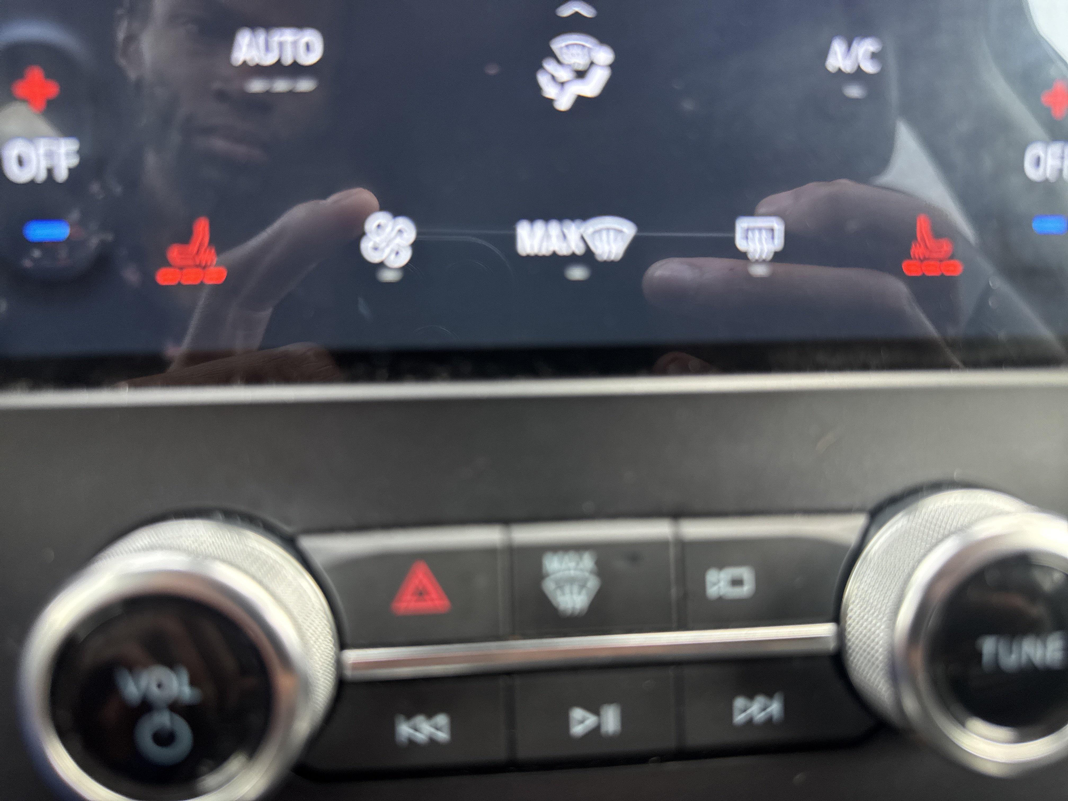Used 2024 Ford Edge SEL AWD/4WD image 27