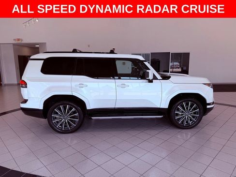 Certified 2024 Lexus GX 550 w/ Cold Area Package AWD/4WD image 9