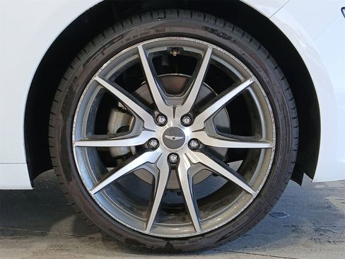 Used 2023 Genesis G70 2.0T image 10