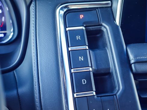 Used 2024 Chevrolet Suburban LT image 10