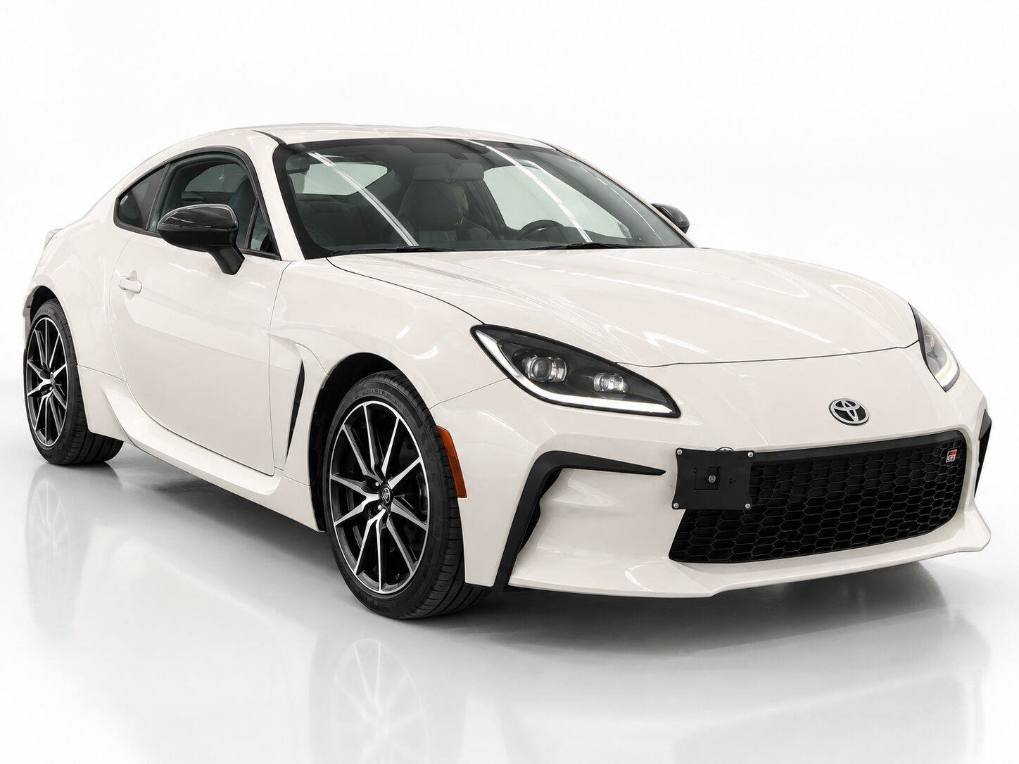 Used 2024 Toyota GR86 RWD image 5