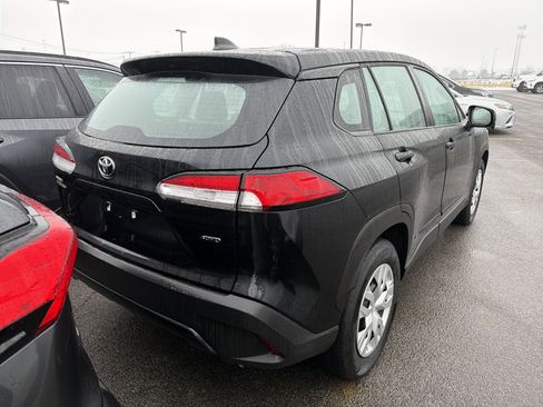 Used 2023 Toyota Corolla Cross L image 6