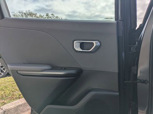 Used 2025 Kia K4 LXS image 25