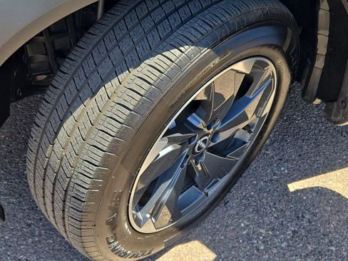 Certified 2025 Nissan Rogue SV FWD image 27
