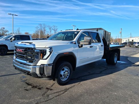 New 2025 GMC Sierra 3500 Pro w/ Convenience Package AWD/4WD image 4