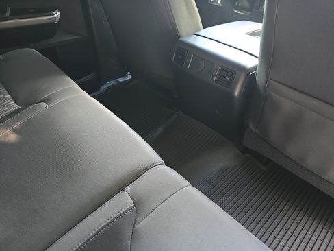 Used 2020 Toyota Tundra SR5 w/ SR5 Convenience Package AWD/4WD image 11