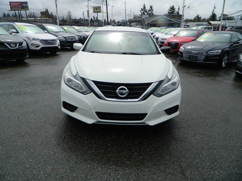 Used 2018 Nissan Altima 2.5 S w/ S Convenience Package image 3