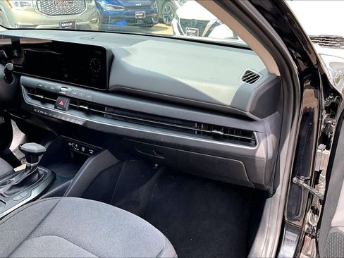 Used 2025 Kia K4 FWD image 18