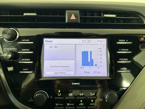 Used 2020 Toyota Camry LE FWD image 5