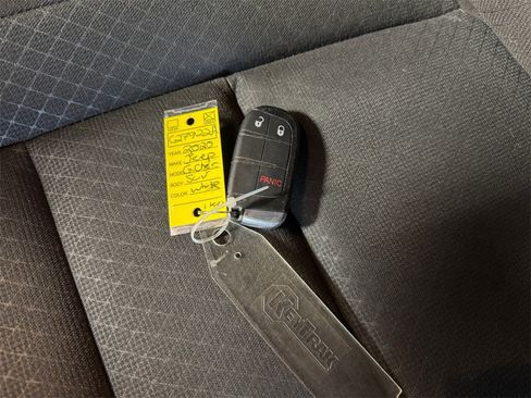 Used 2020 Jeep Grand Cherokee Laredo image 32