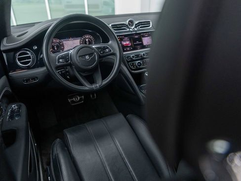Used 2024 Bentley Bentayga AWD/4WD image 49