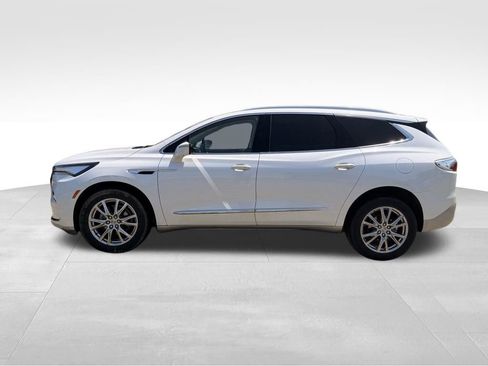 Used 2023 Buick Enclave Essence w/ Experience Buick Package AWD/4WD image 2