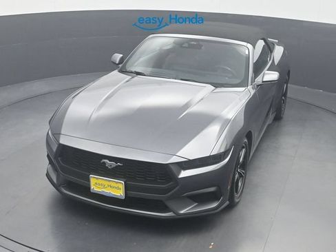 Used 2025 Ford Mustang Premium RWD image 19