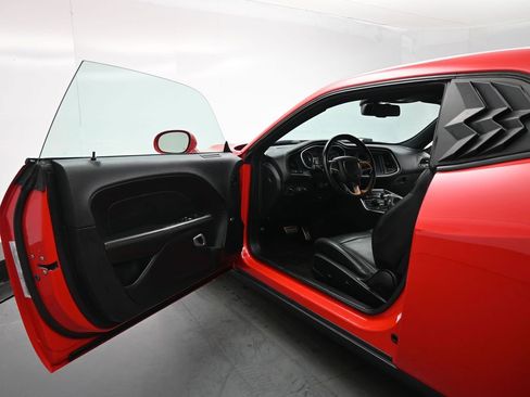 Used 2016 Dodge Challenger SXT Plus RWD image 8
