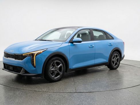 Used 2025 Kia K4 FWD image 3