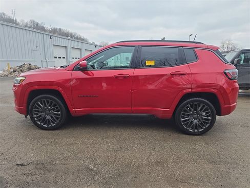 Used 2022 Jeep Compass Limited w/ (RED) Package image 7