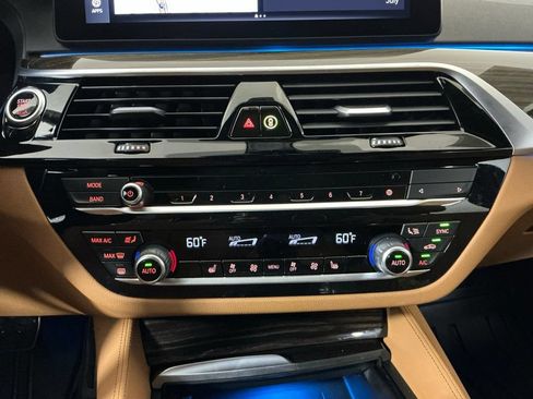 Used 2023 BMW 530e xDrive w/ Premium Package AWD/4WD image 12