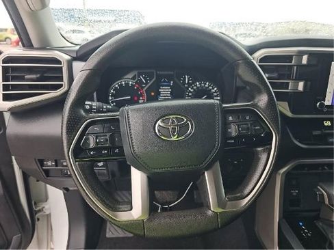 Used 2022 Toyota Tundra SR5 w/ SR5 Convenience Package image 6