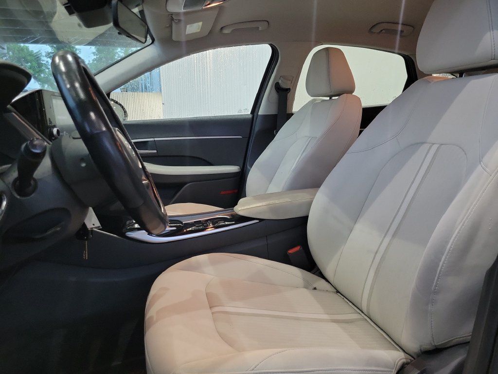 Used 2023 Hyundai Sonata SE FWD image 7