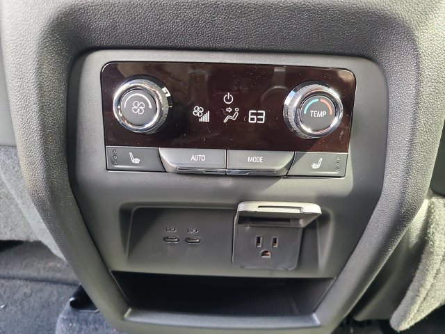 New 2027 Chevrolet Traverse RS FWD image 15