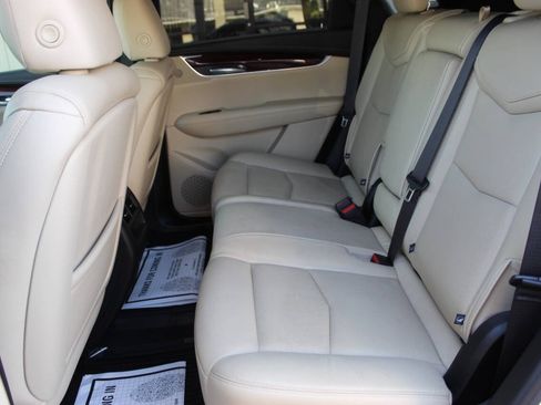 Used 2019 Cadillac XT5 Luxury FWD image 14